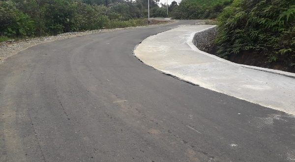 Jalan Lubuk Sikaping Talu yang telah mulus