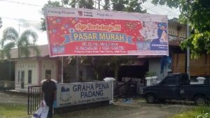 Pasar murah di Padang Ekspres