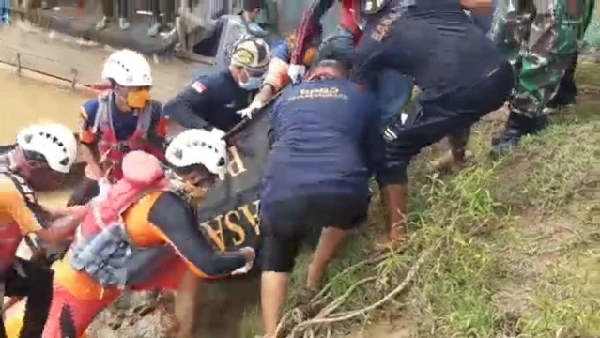 Penemuan mayat terseret Batang Hari