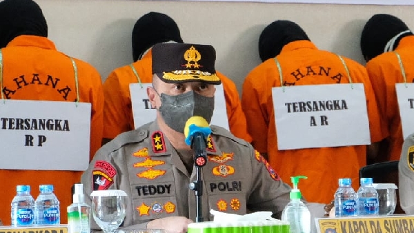 Kapolda Sumbar Irjen Pol Teddy Minahasa P