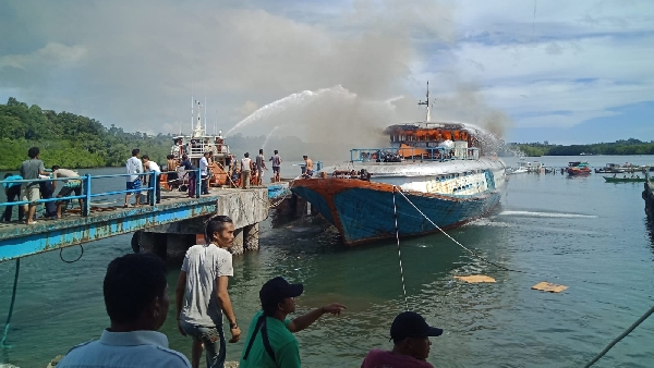 Kapal terbakar