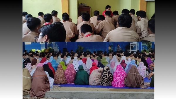 Shalat berjamaah di SMPN 6 Padang